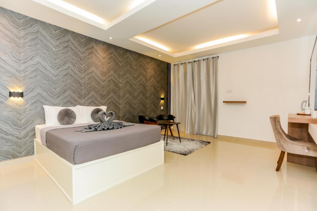 The Luxury Villa -Private Pool- Pantai Cenang  Exterior photo