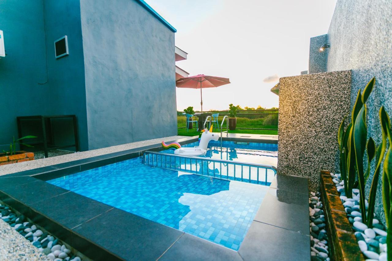 The Luxury Villa -Private Pool- Pantai Cenang  Exterior photo