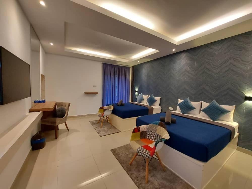 The Luxury Villa -Private Pool- Pantai Cenang  Exterior photo